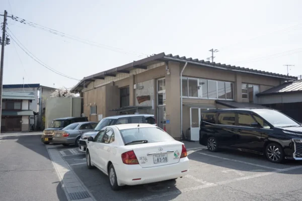 赤湯温泉 烏帽子の湯、駐車場