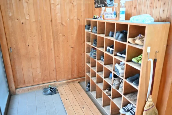 玄関、下駄箱