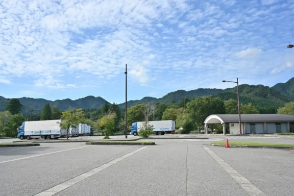 道の駅 朝日みどりの里、駐車場