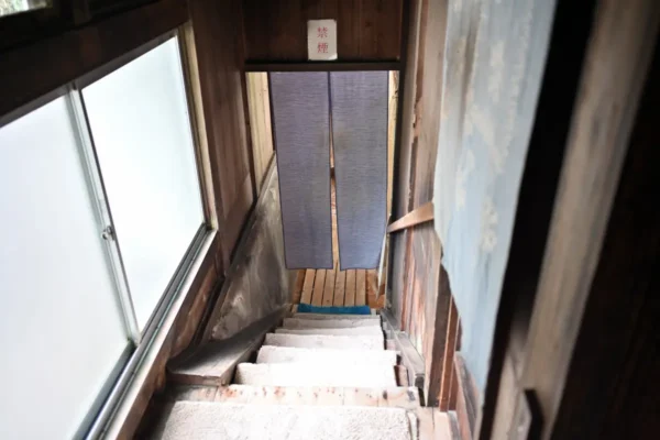 温泉への階段