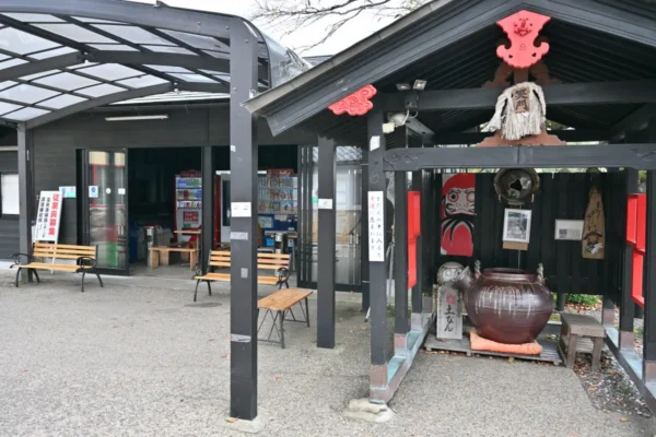 入口付近、休憩所