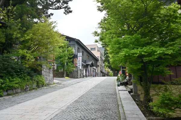 御幸参道本通り