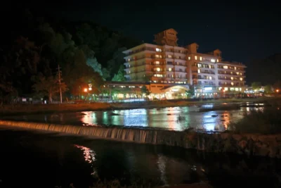 日帰り温泉 依山楼 岩崎