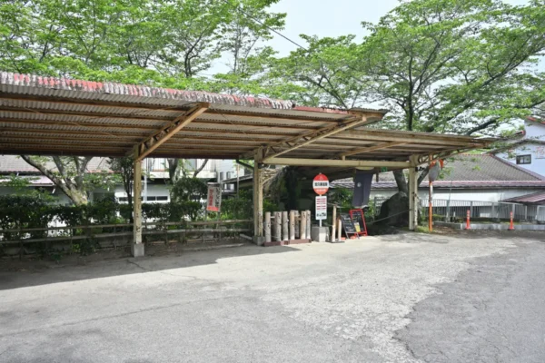 加久藤温泉、駐車場