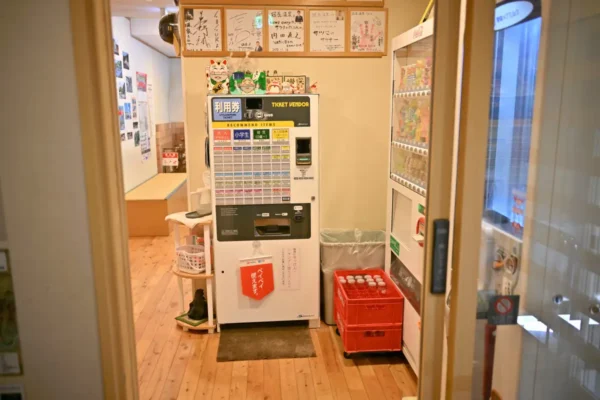 玄関、販売機