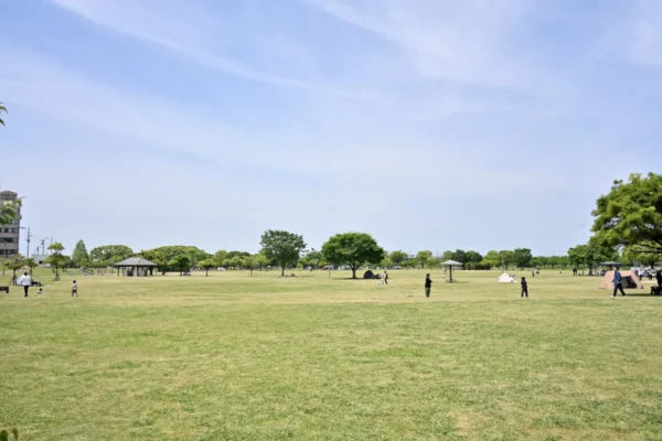 芝生広場