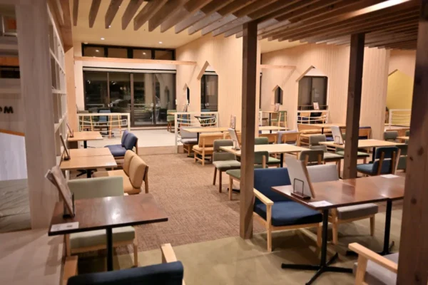 休憩所、テーブル