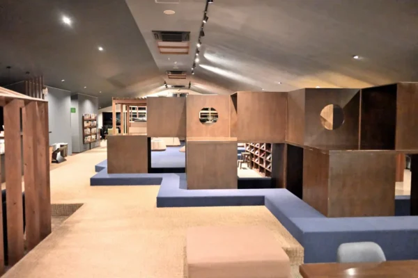 2F休憩所、リラックスルーム