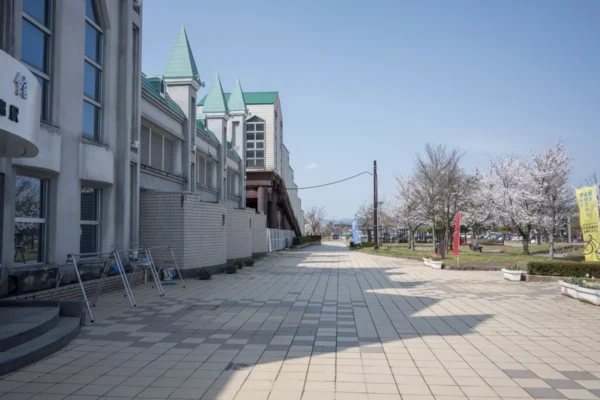高畠駅前