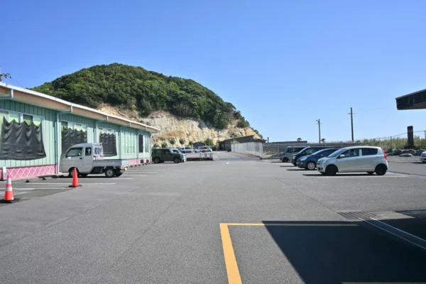 なぎさ温泉プール駐車場