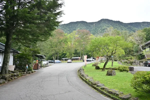 丸沼湖畔亭、燕巣山