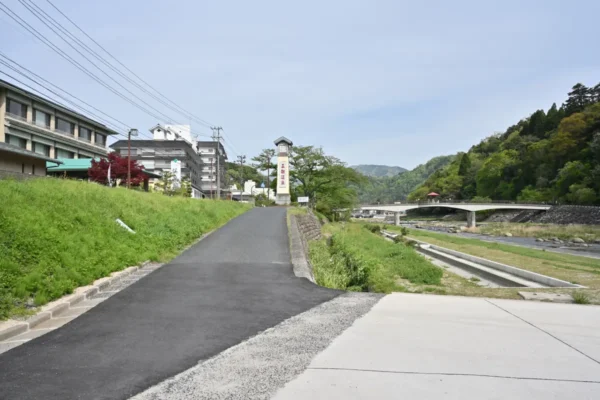 三朝温泉 駐車場
