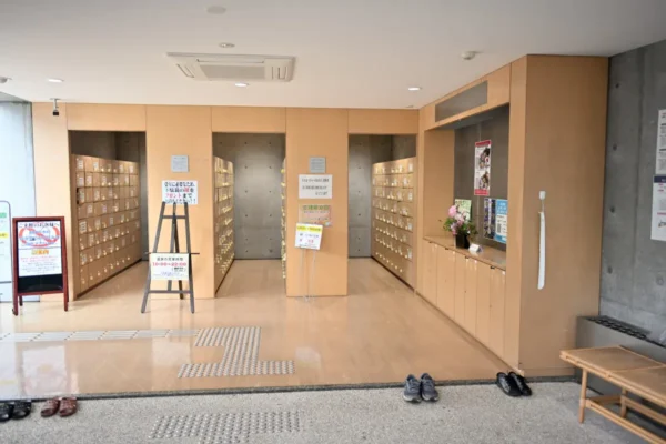 玄関、下駄箱