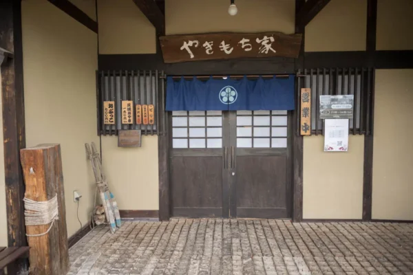 正面玄関前