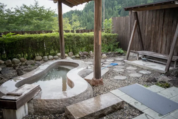 信州むしくらの湯 やきもち家 露天風呂