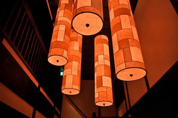 玄関、天井のライト