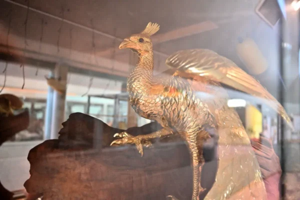 金の鳳凰オブジェ