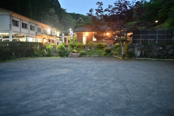 ラムネ温泉 仙寿の里 駐車場