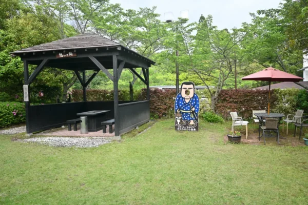 中庭、西郷さん