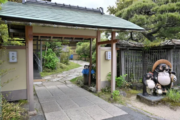はわい温泉 湖上に浮かぶ絶景の宿 千年亭
