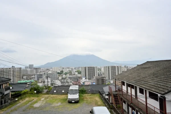 鹿児島市街と桜島