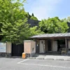 温泉スタンド、下の駐車場