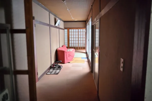 廊下、ソファー
