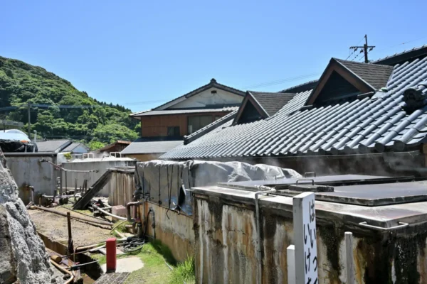 区営 鰻温泉 裏