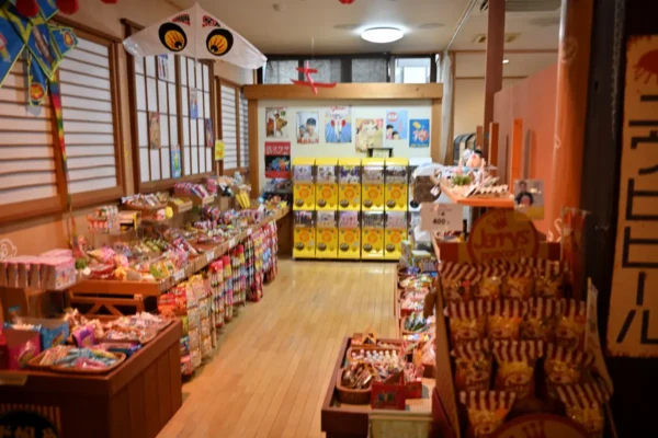 駄菓子、ガチャ