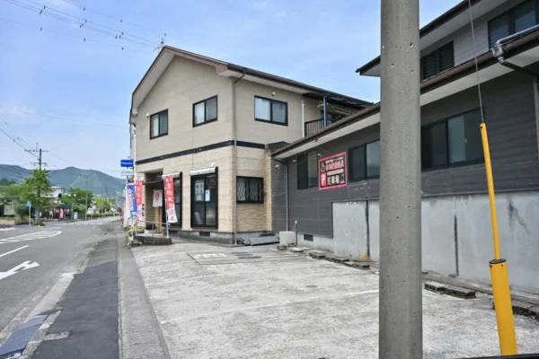 吉松駅前温泉、駐車場