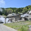わいた温泉郷の湯けむり