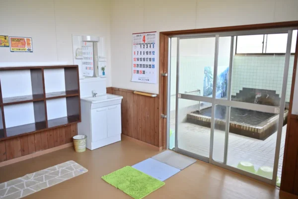 雪松温泉 内湯、脱衣所
