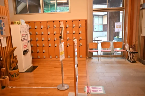 玄関、下駄箱