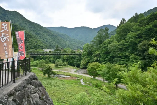 湯西川と吊橋